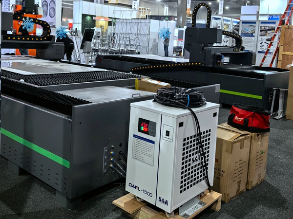 ¼¤¹âÇиî»úÀäË®»ú